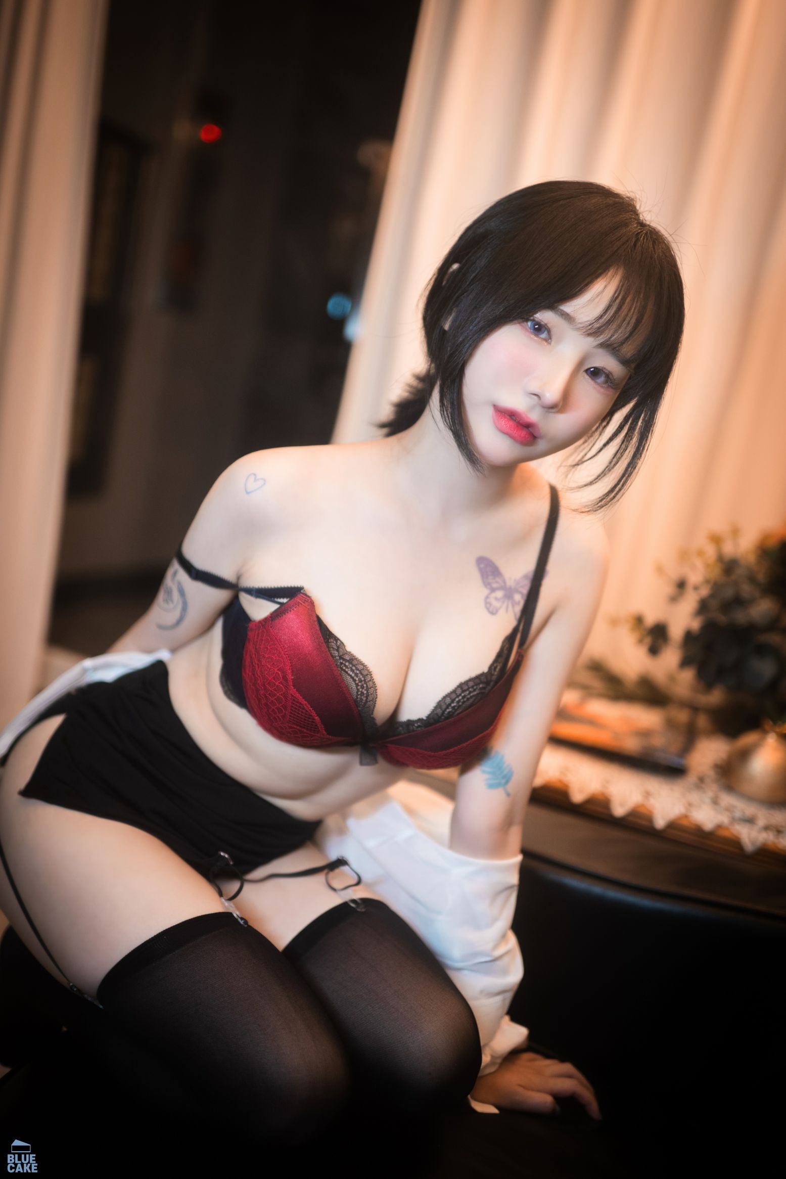 Yeji - Cat Play_RED(60)